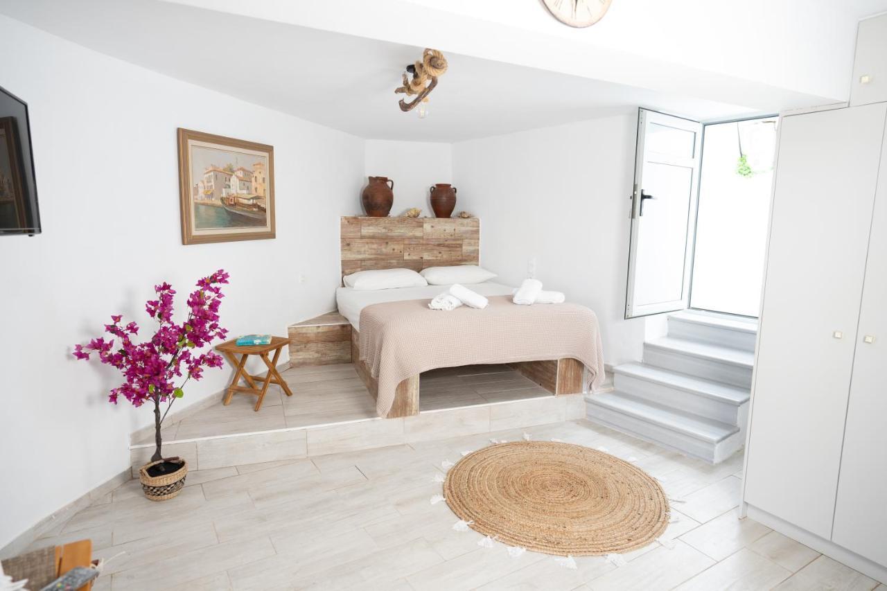 Cycladic Art Dame *